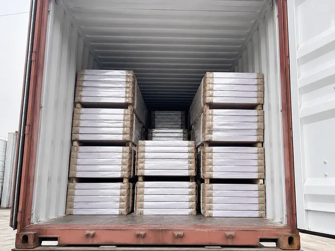 Flat-pack warehouse doors loaded in 40HQ container for export