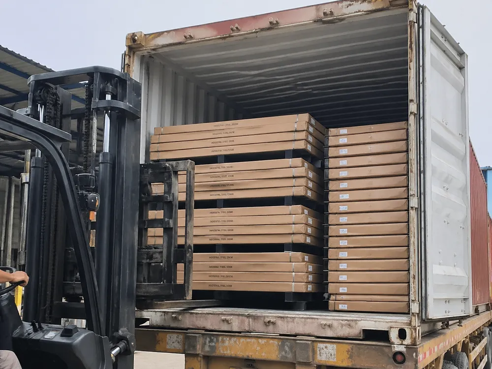 Industrial steel door KD flat-pack container loading